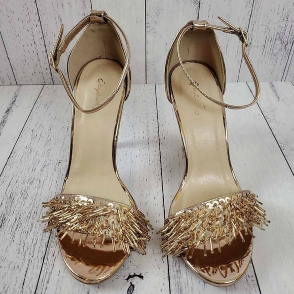 Qupid Shoes - Quaid Grammy Rose Gold sequined Stilettos NWT